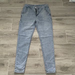 Light Wash Jeans
